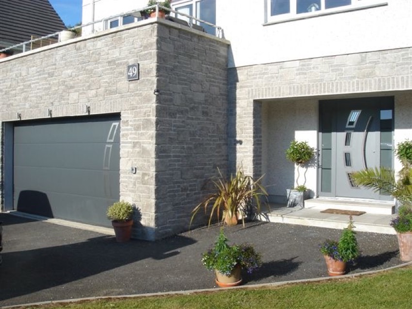 contemporary-sectional-garage door