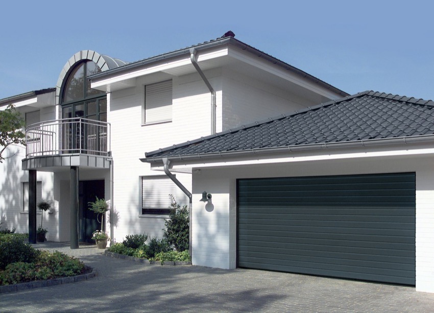 sectional-ribbed-garage door