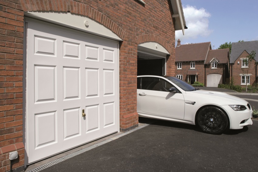 modern-overhead--garage-door