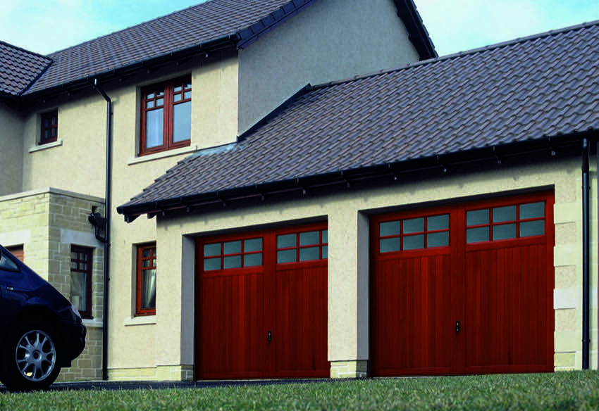 leicester-wood-effect-garage-door