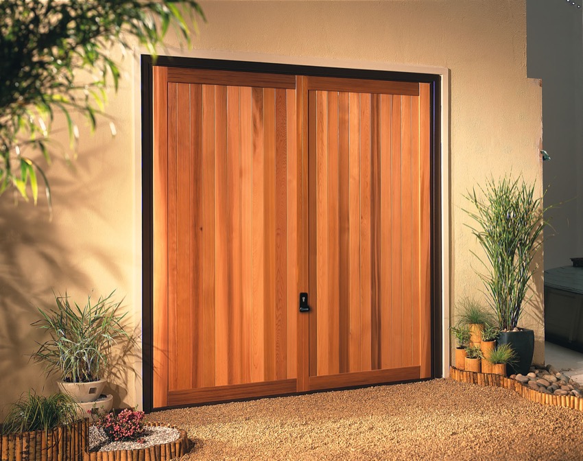 kingsbury-light-timber-garage-door