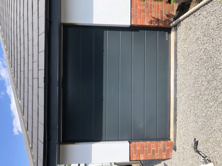 Single car garage door